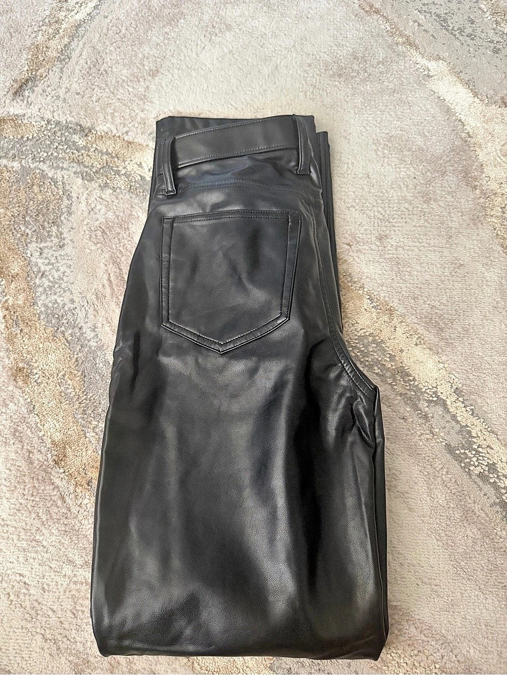 A & F The 90s Straight Ultra High Rise Curve Love Black Leather Pants